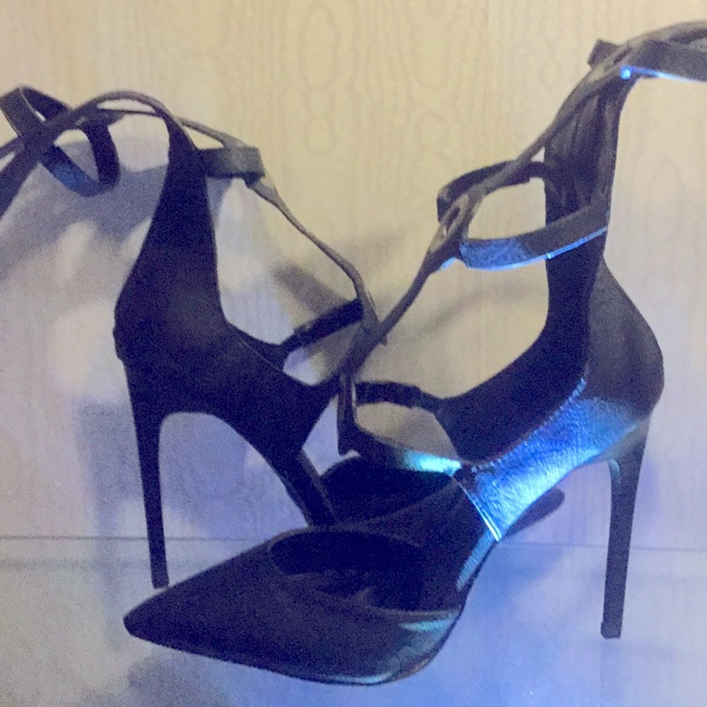 IZABELLA RUE BLACK KNEE HIGH STIILETTOS HIGH HEELS